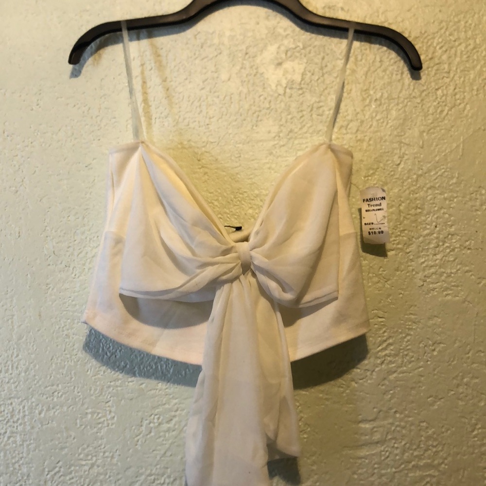 Strapless white bow blouse